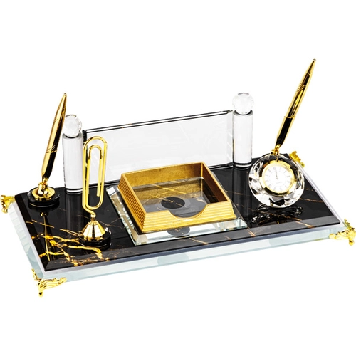 Kristal Masa İsimliği